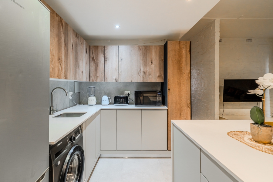 2 Bedroom Property for Sale in Gardens Western Cape